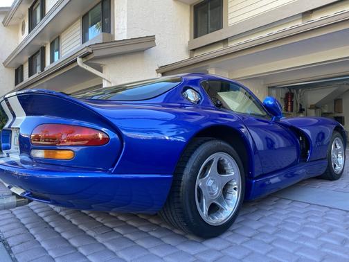 Blue 1996 Dodge Viper GTS