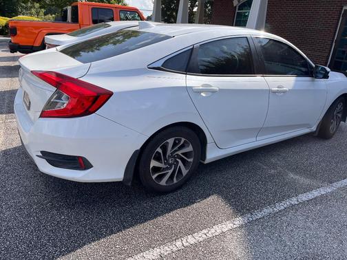 White 2017 Honda Civic EX