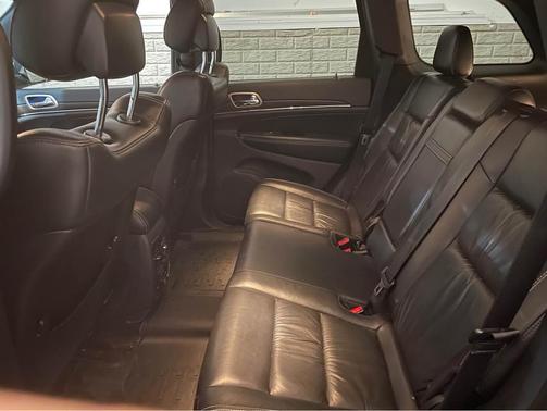 Photo 2 of 15 of 2016 Jeep Grand Cherokee Limited