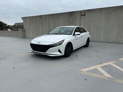 White 2023 Hyundai ELANTRA SEL