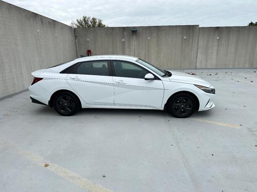 White 2023 Hyundai ELANTRA SEL