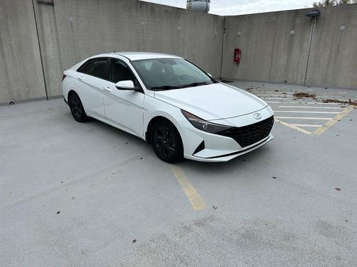 White 2023 Hyundai ELANTRA SEL