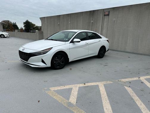 White 2023 Hyundai ELANTRA SEL
