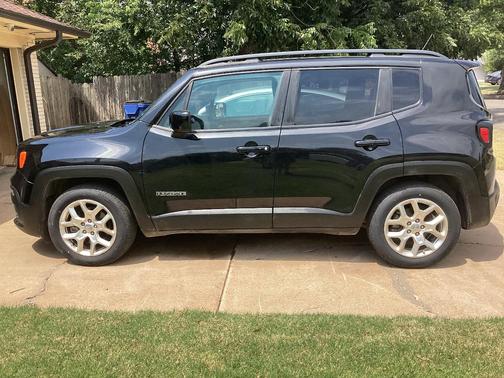 Black 2016 Jeep Renegade Latitude