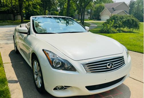 2015 INFINITI Q60 Base