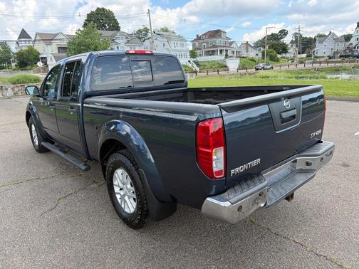 Blue 2015 Nissan Frontier SV