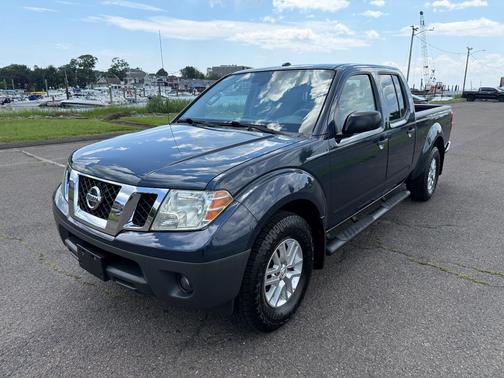 Blue 2015 Nissan Frontier SV