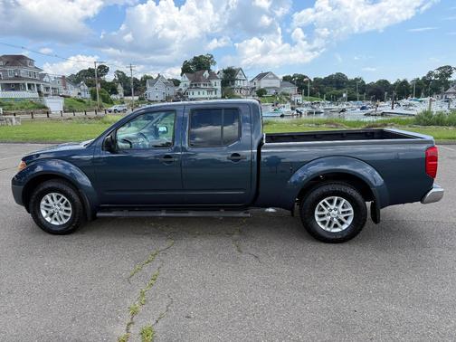Blue 2015 Nissan Frontier SV