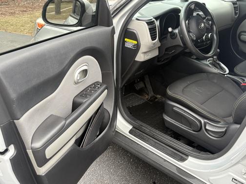 2015 Kia Soul +