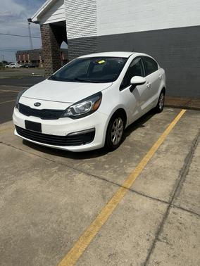 White 2016 Kia Rio LX