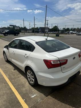 White 2016 Kia Rio LX