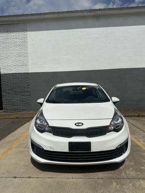 White 2016 Kia Rio LX