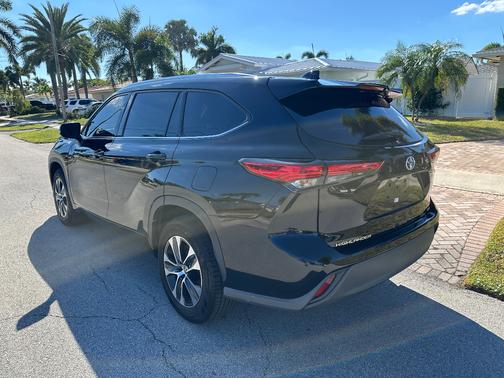 2021 Toyota Highlander Hybrid XLE