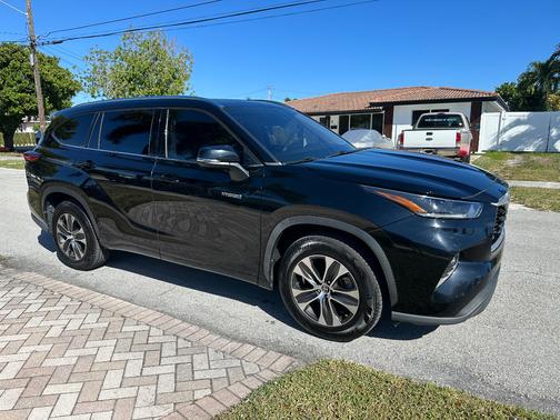 2021 Toyota Highlander Hybrid XLE