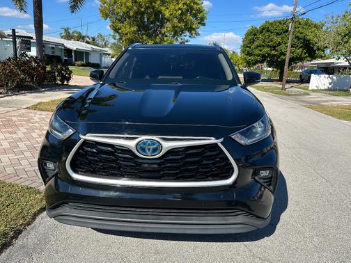2021 Toyota Highlander Hybrid XLE