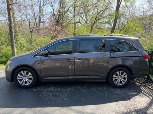 Gray 2017 Honda Odyssey EX-L