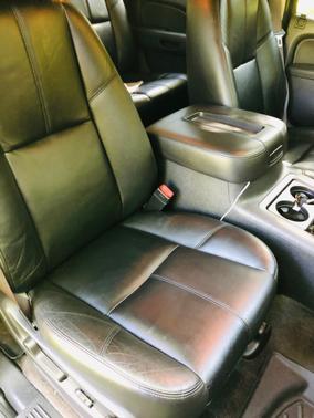 Photo 5 of 6 of 2012 Chevrolet Avalanche 1500 LT
