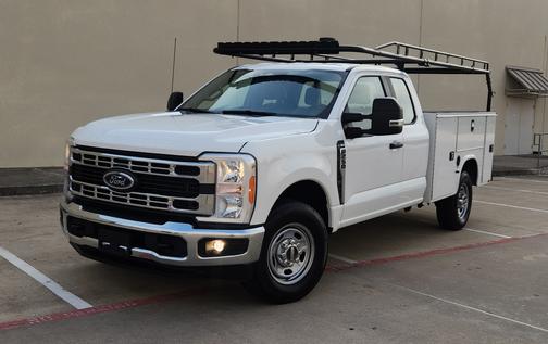 White 2025 Ford F-250 XL