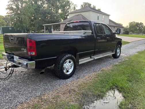 Black 2003 Dodge Ram 2500 SLT Quad Cab