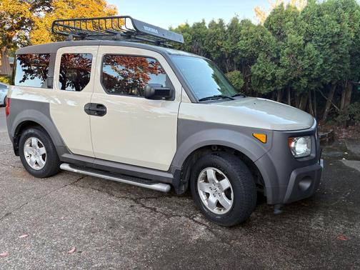 Beige 2005 Honda Element EX