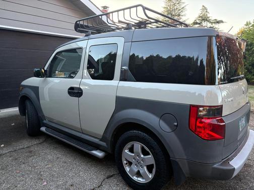 Beige 2005 Honda Element EX