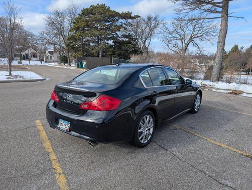 2013 INFINITI G37 x