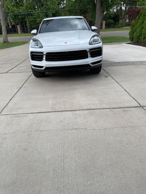 White 2021 Porsche Cayenne Cayenne