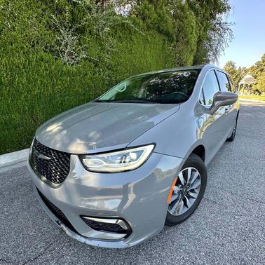 Gray 2022 Chrysler Pacifica Hybrid Touring L