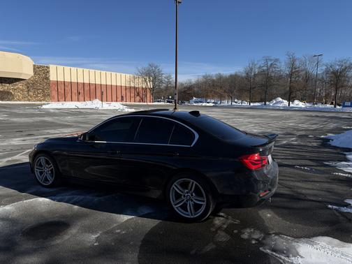 2018 BMW 330 i xDrive