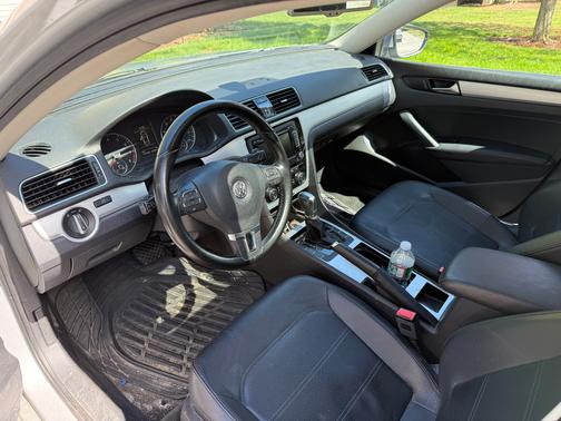 Silver 2012 Volkswagen Passat 2.5 SE