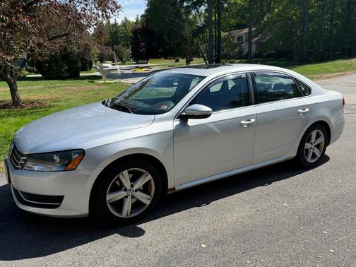 Silver 2012 Volkswagen Passat 2.5 SE
