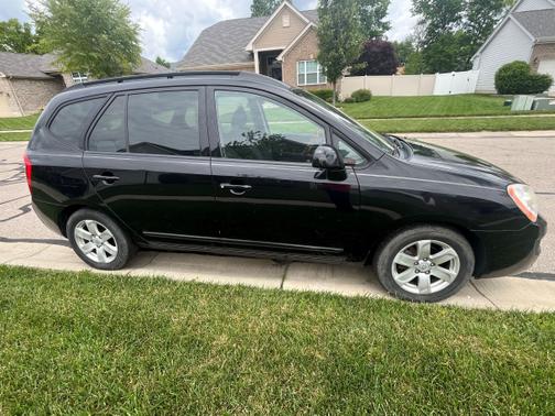 2008 Kia Rondo LX