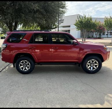 2022 Toyota 4Runner TRD Off Road