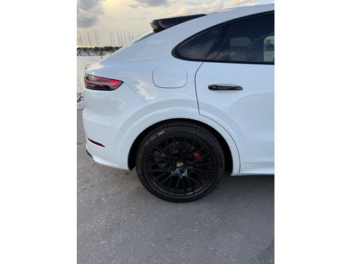 2023 Porsche Cayenne Cayenne GTS