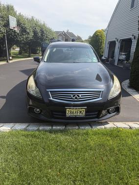 Black 2013 INFINITI G37 x