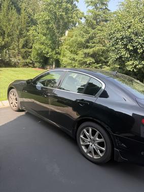Black 2013 INFINITI G37 x