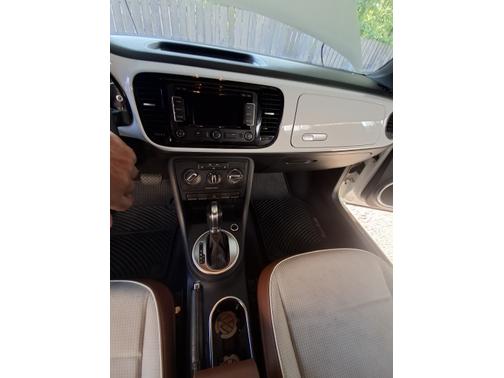 White 2015 Volkswagen Beetle 1.8T