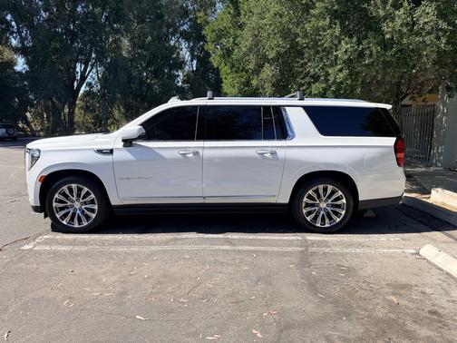 White 2021 GMC Yukon XL Denali