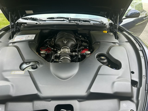 Blue 2015 Maserati GranTurismo Sport