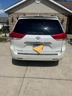 White 2012 Toyota Sienna Limited