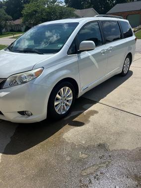White 2012 Toyota Sienna Limited