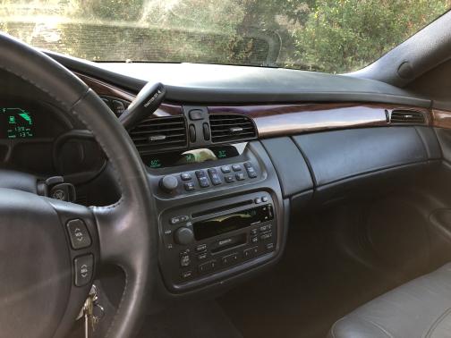 2001 Cadillac DeVille Base