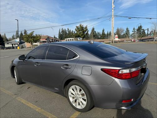 2015 Lexus ES 300h Base