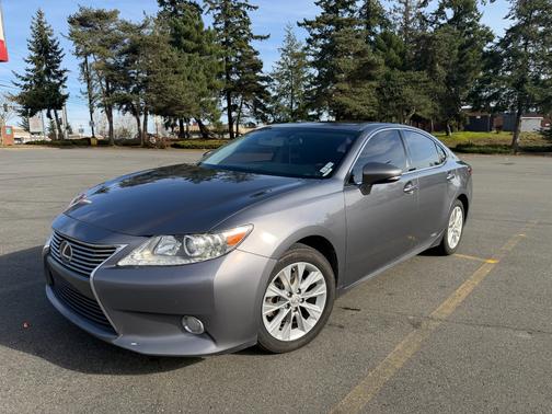 2015 Lexus ES 300h Base