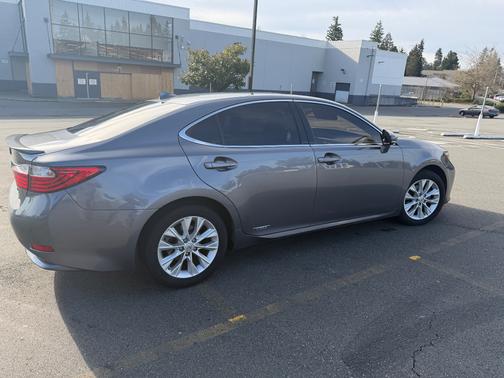 2015 Lexus ES 300h Base