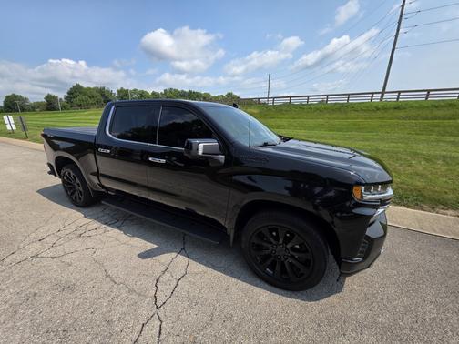 Black 2019 Chevrolet Silverado 1500 High Country