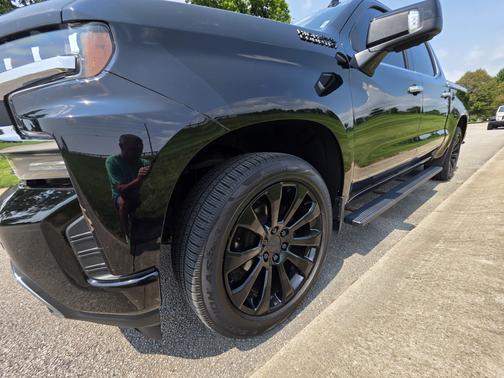 Black 2019 Chevrolet Silverado 1500 High Country