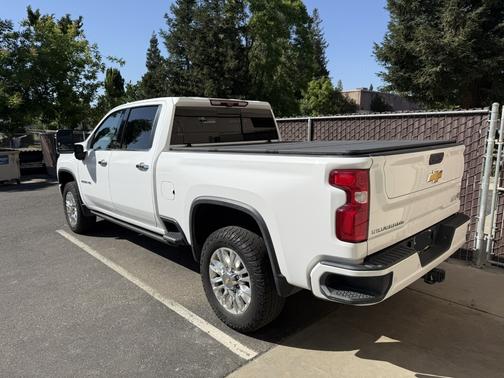 White 2022 Chevrolet Silverado 2500 High Country
