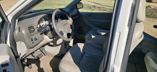 2005 Chrysler Town & Country Touring