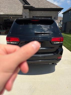 Black 2017 Jeep Grand Cherokee Altitude